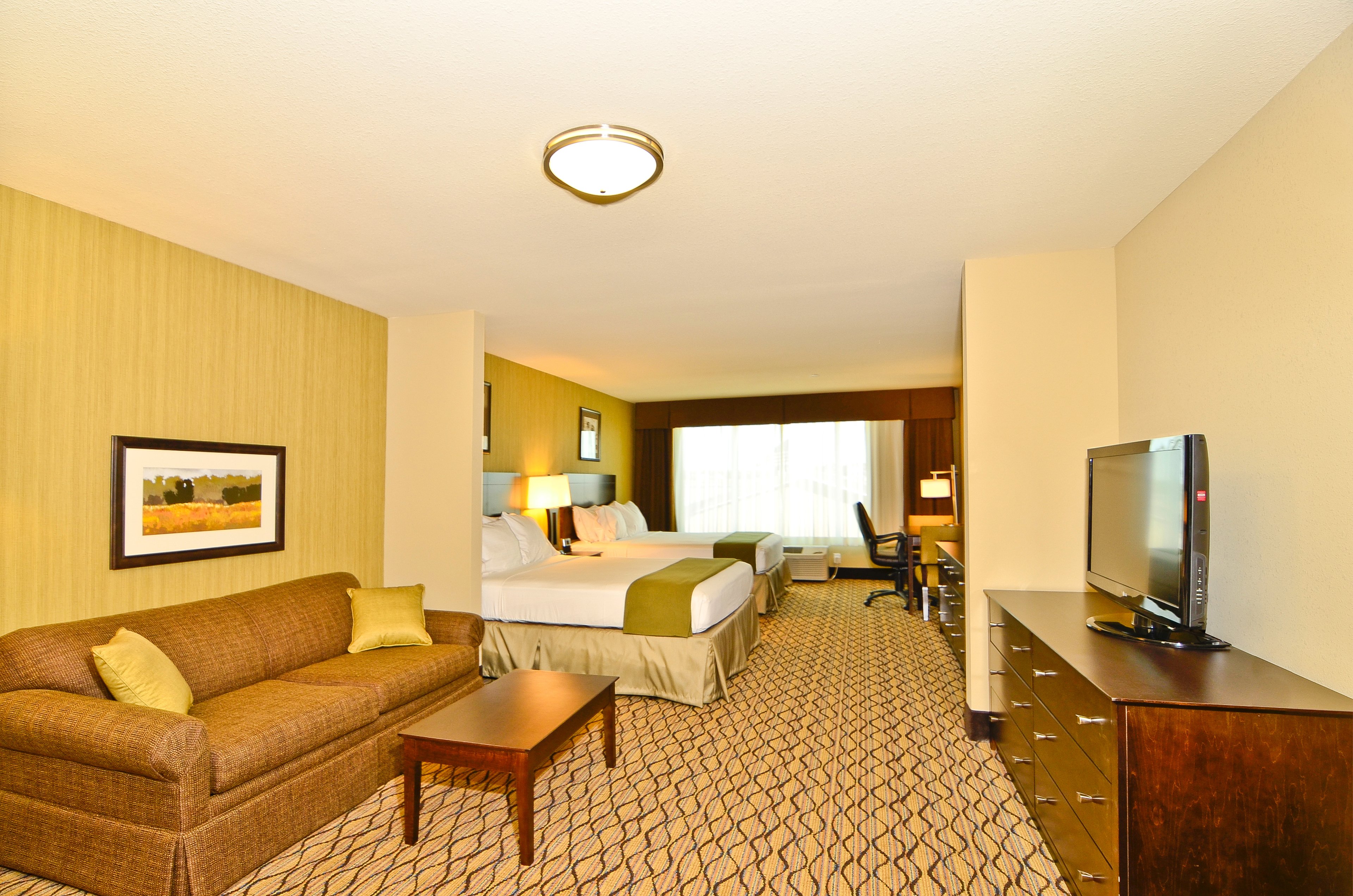 Holiday Inn Express And Suites Williston 30/30