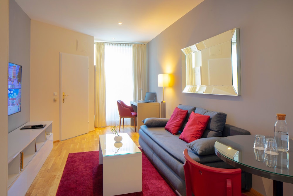 The Levante Rathaus Apartments. 34/60