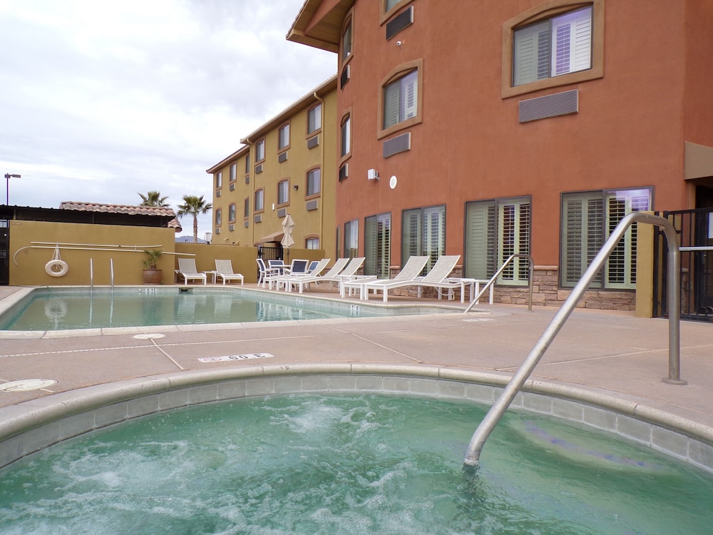 Best Western Plus Safford 22/43