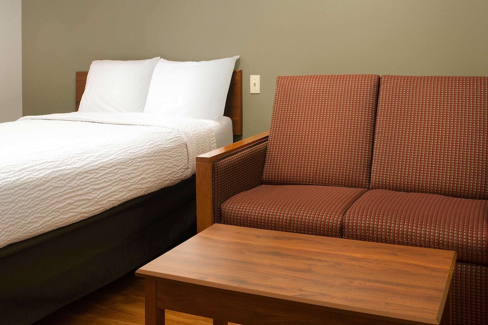 WoodSpring Suites Tulsa 13/39