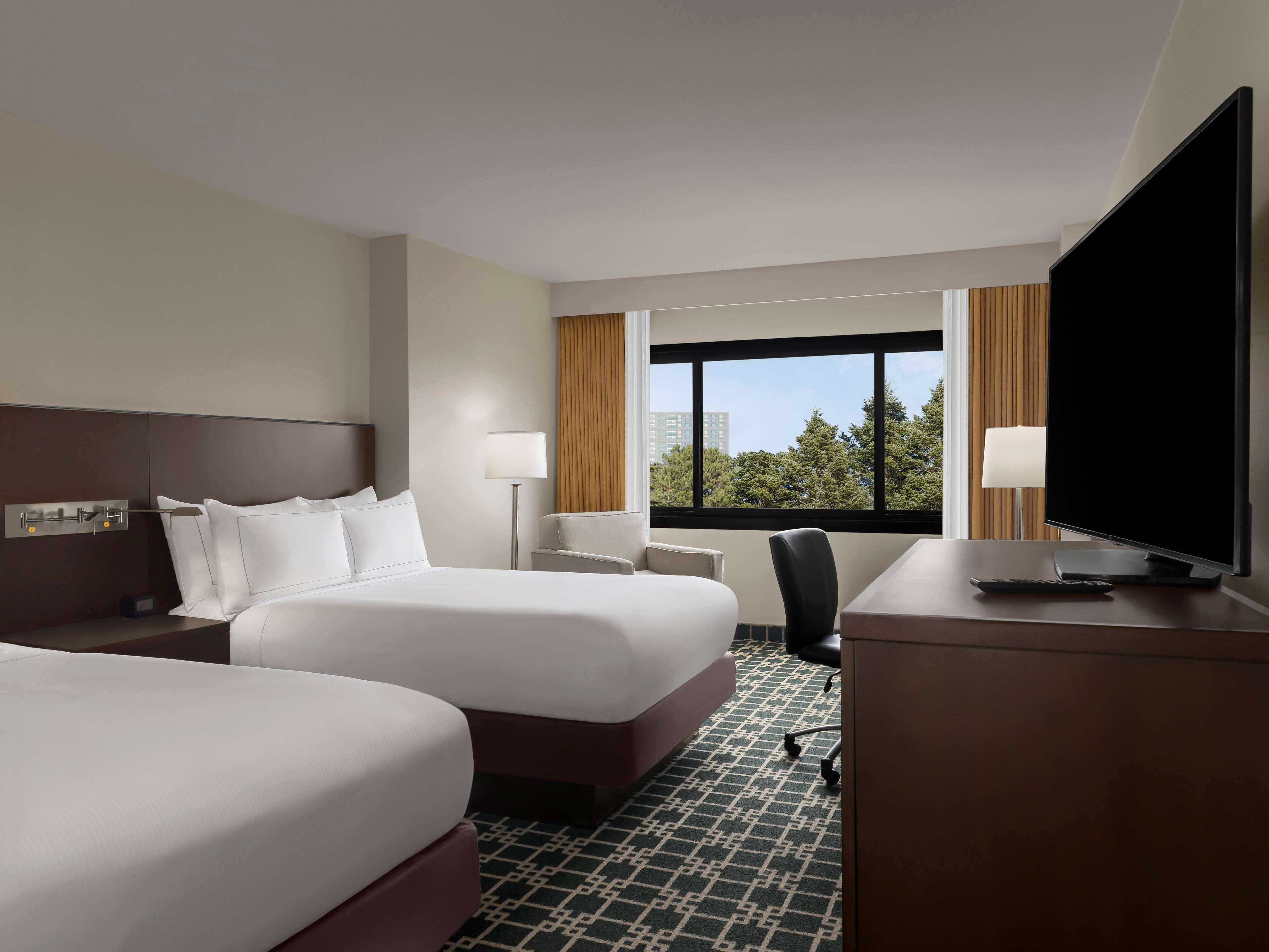 Room, King Bed, Executive Level, Accessible