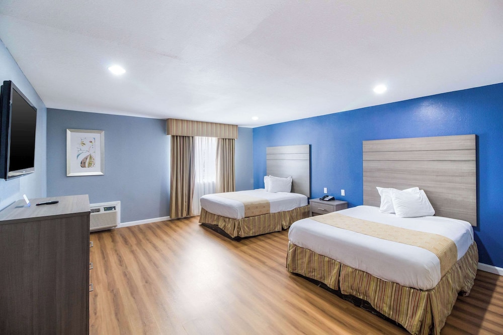 Efficiency, Suite, 2 Queen Beds, Accessible