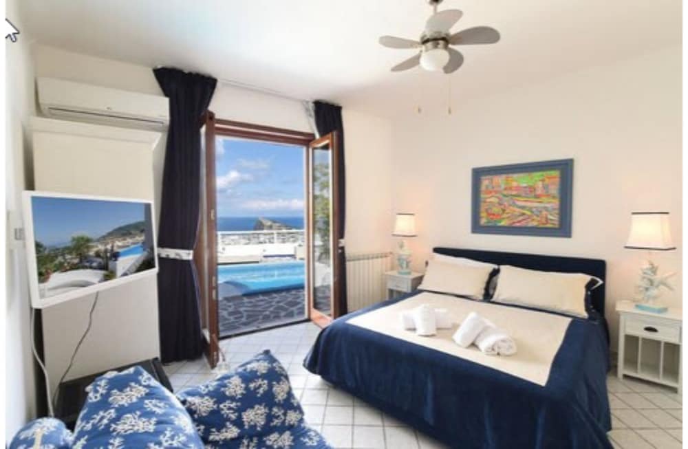 ROOM, DOUBLE BED, SEA VIEW