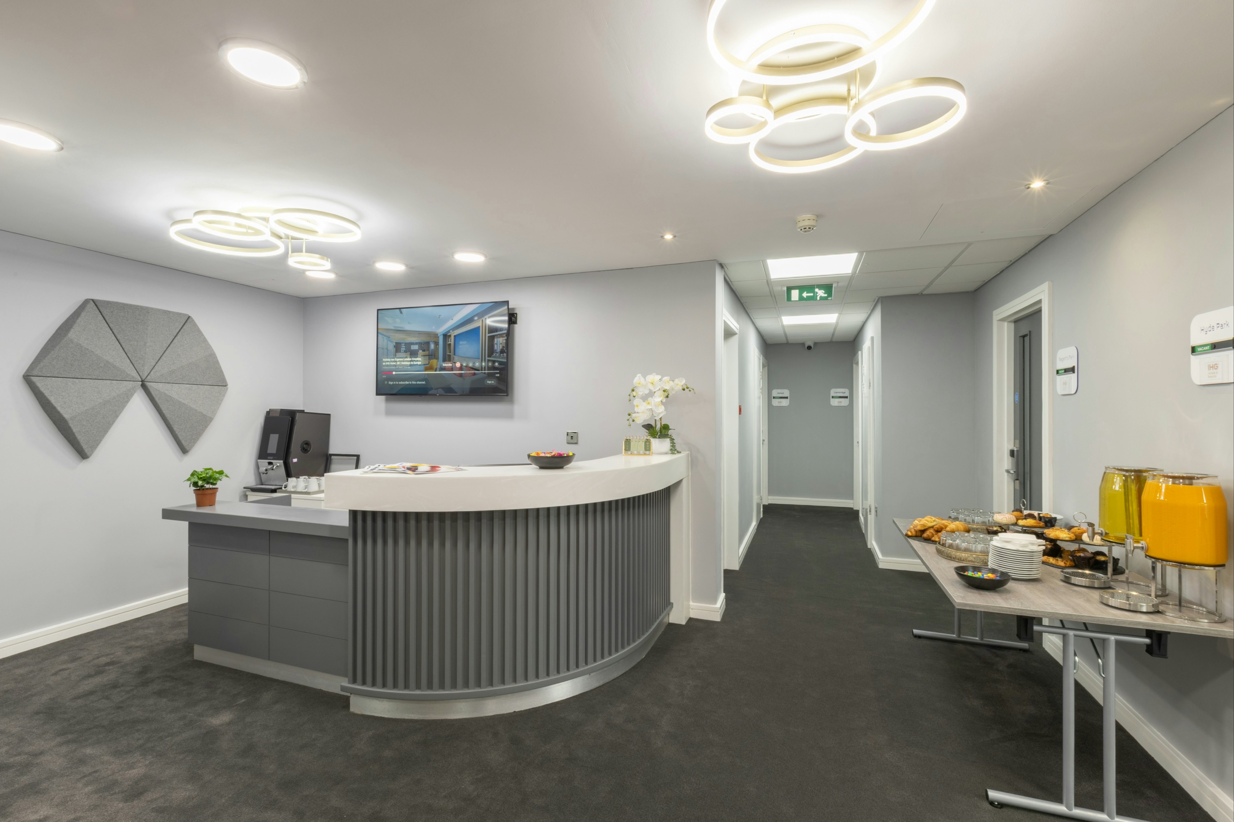 Holiday Inn Express London Croydon 6/50