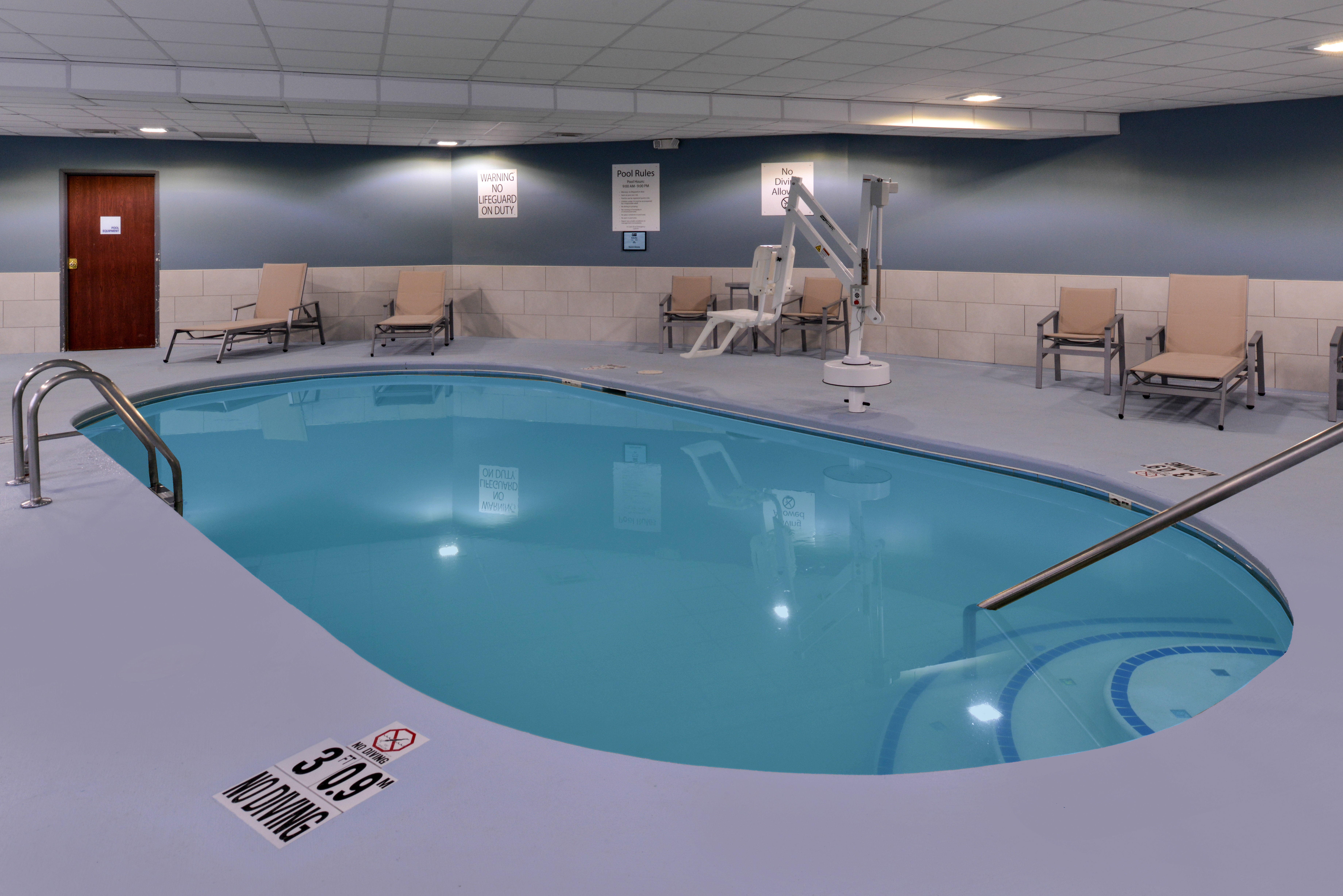 Holiday Inn Express Suites Raleigh Ne Medical Ctr Area 40/74