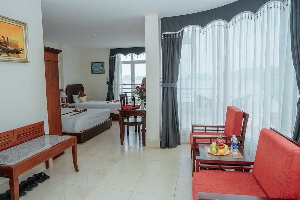 Hung Long Harbour Hotel 38/58