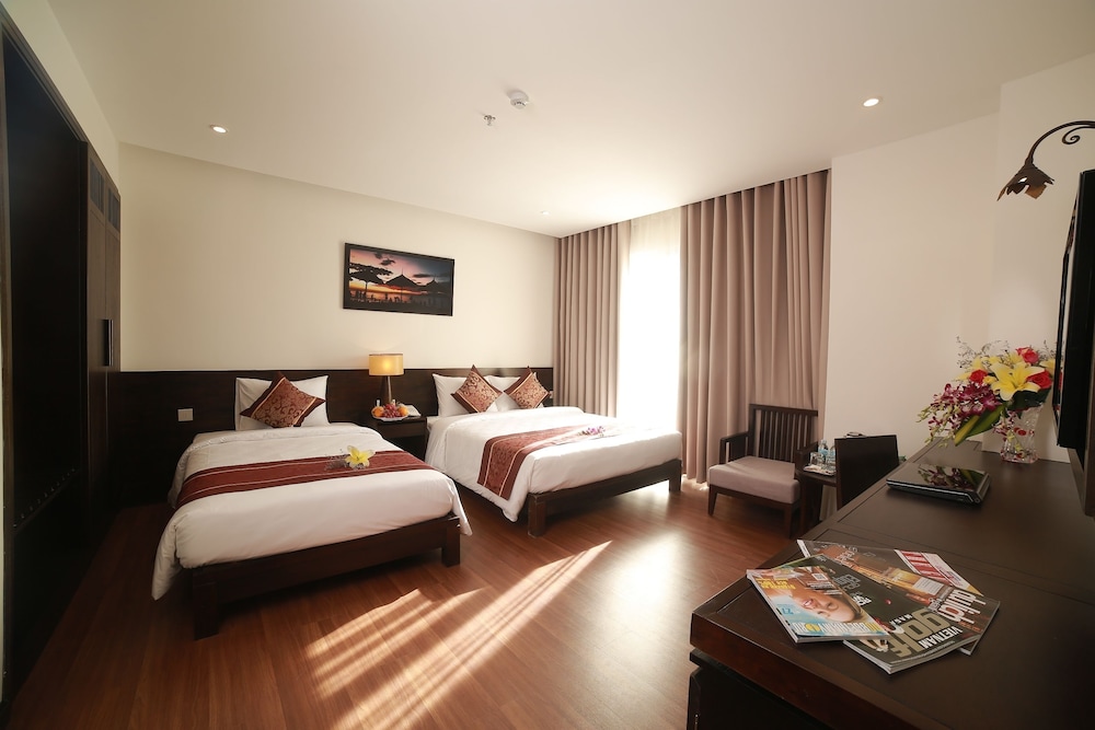 Edele Hotel 30/67