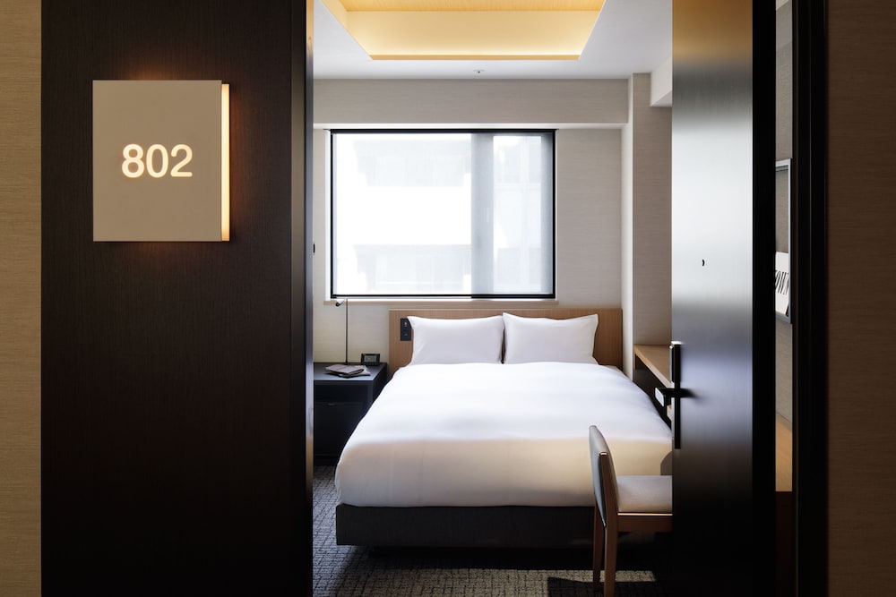 Lamplight Books Hotel Nagoya 12/37