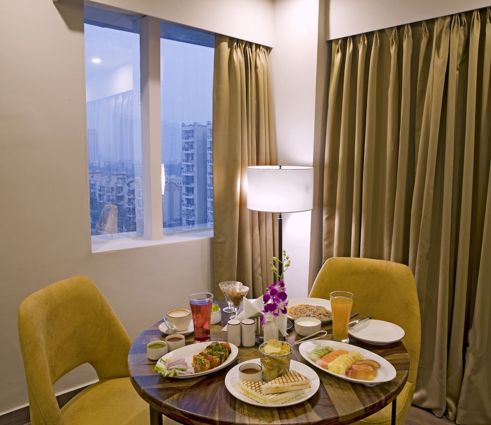 Regenta Central Noida 28/44