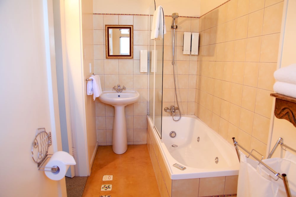 The Devereux Boutique Hotel 65/69