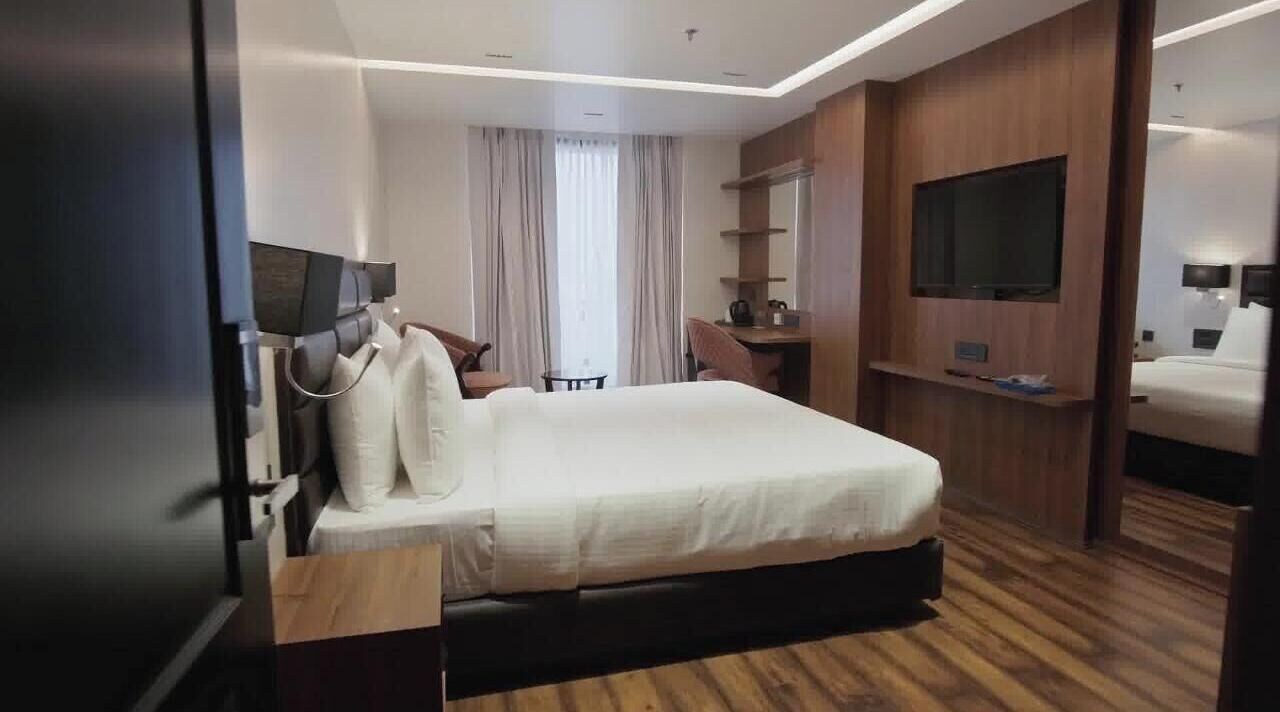 1 Bedroom, Executive, King Bed, City View