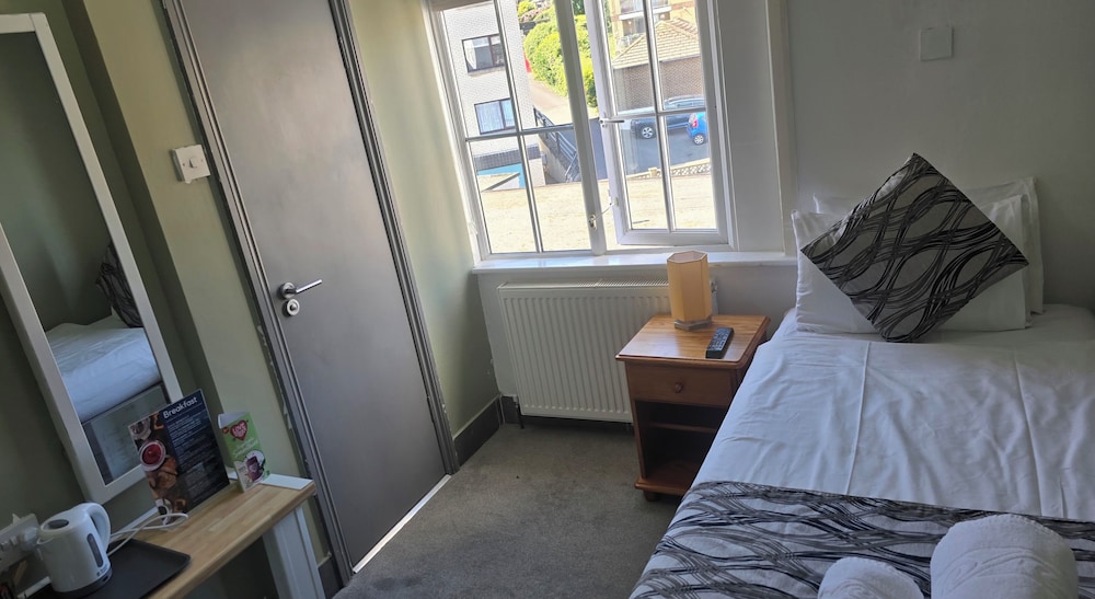 OYO Mayfair Hotel Isle of Wight 14/60