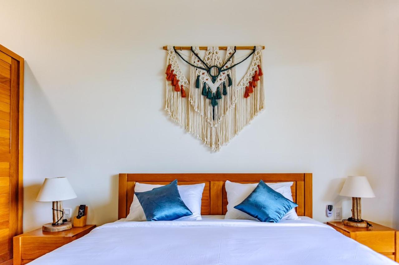 Rocks Beach Boutique Bungalows 8/80