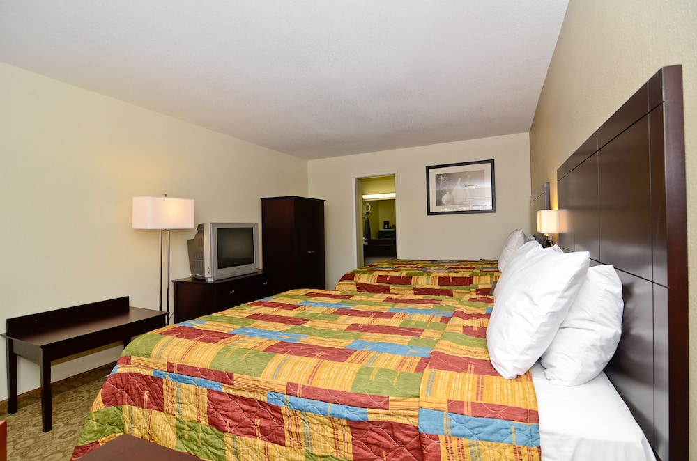 Rodeway Inn Convention Center 7/32