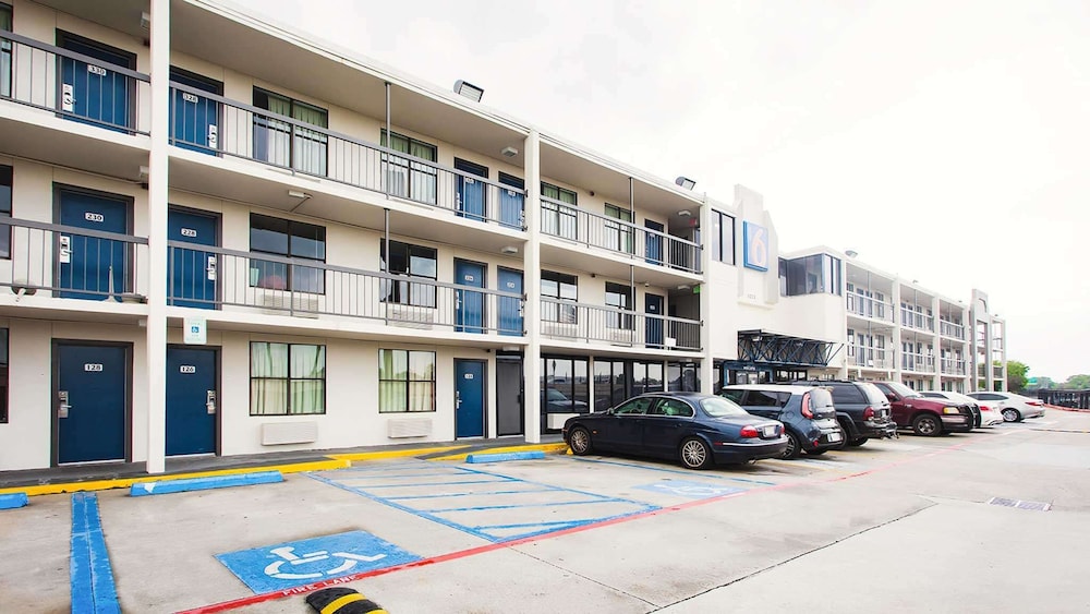 Motel6 Houston, TX - Medical Center/NRG Stadium photo4