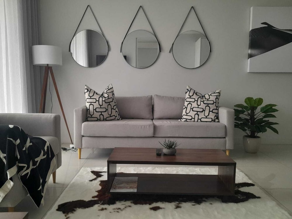 Ellipse Executive Apartment 8/50