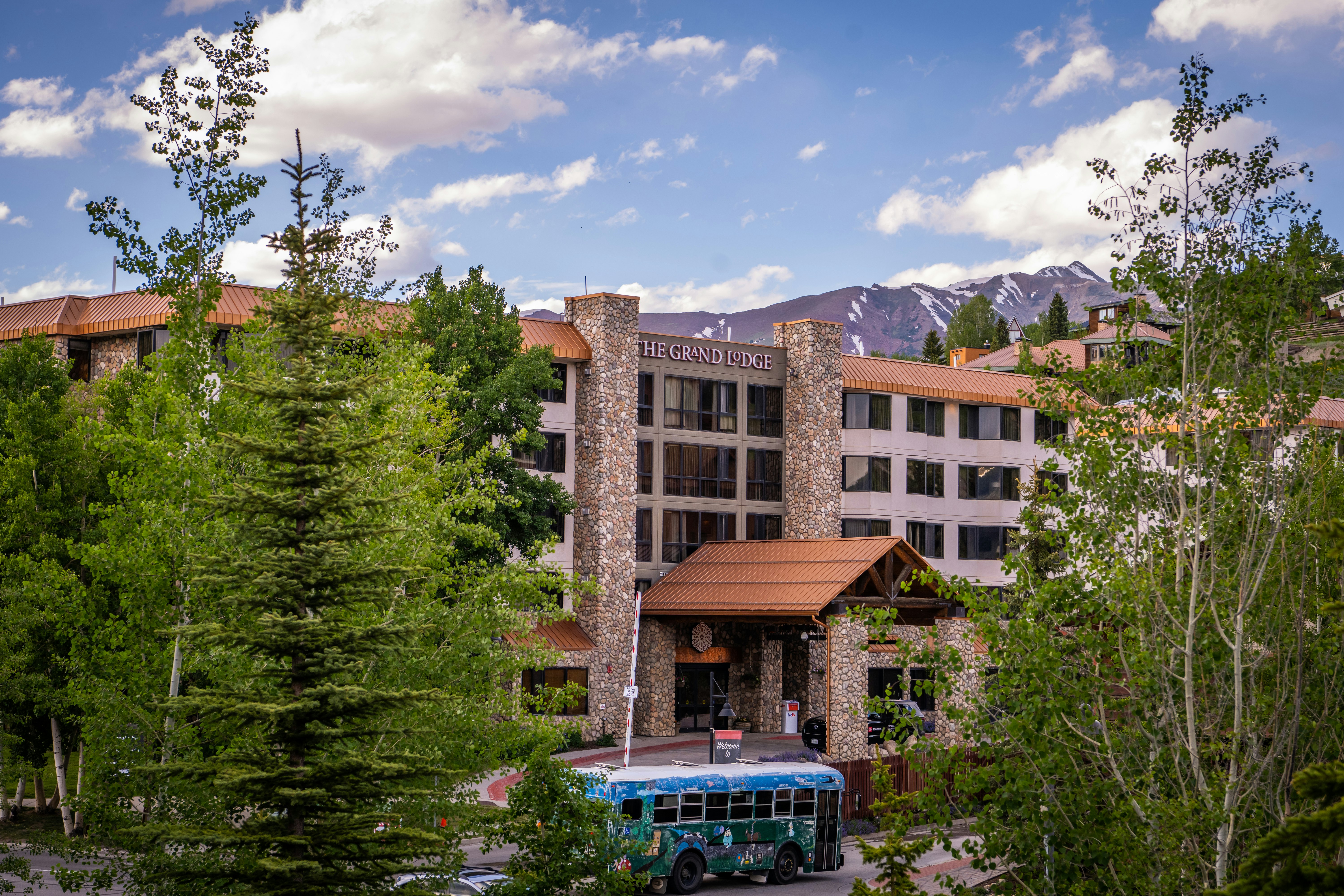 Grand Lodge Crested Butte 2/33