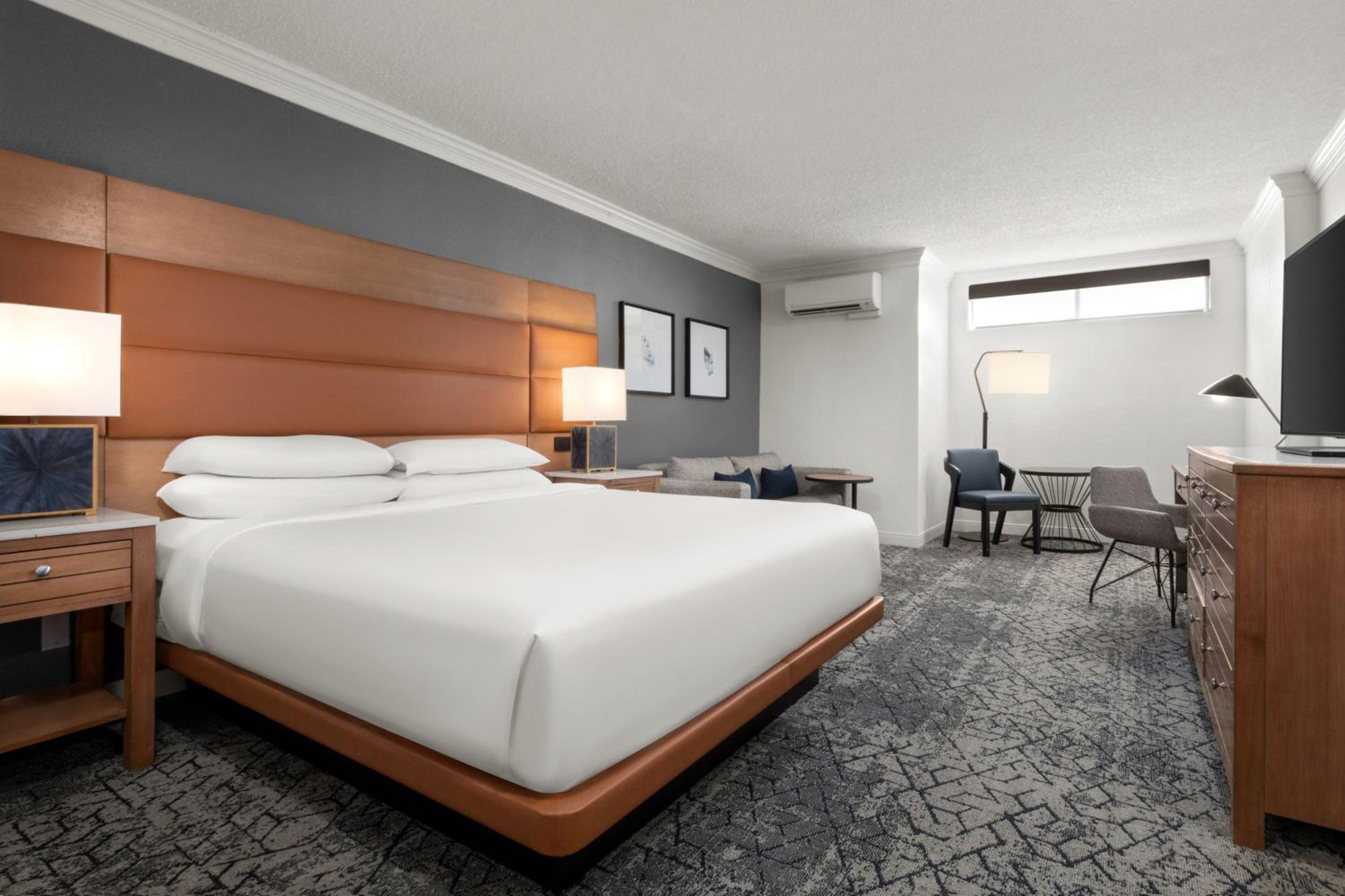 غرفة بسرير كينج، Sheraton Virginia Beach Oceanfront Hotel 3/10