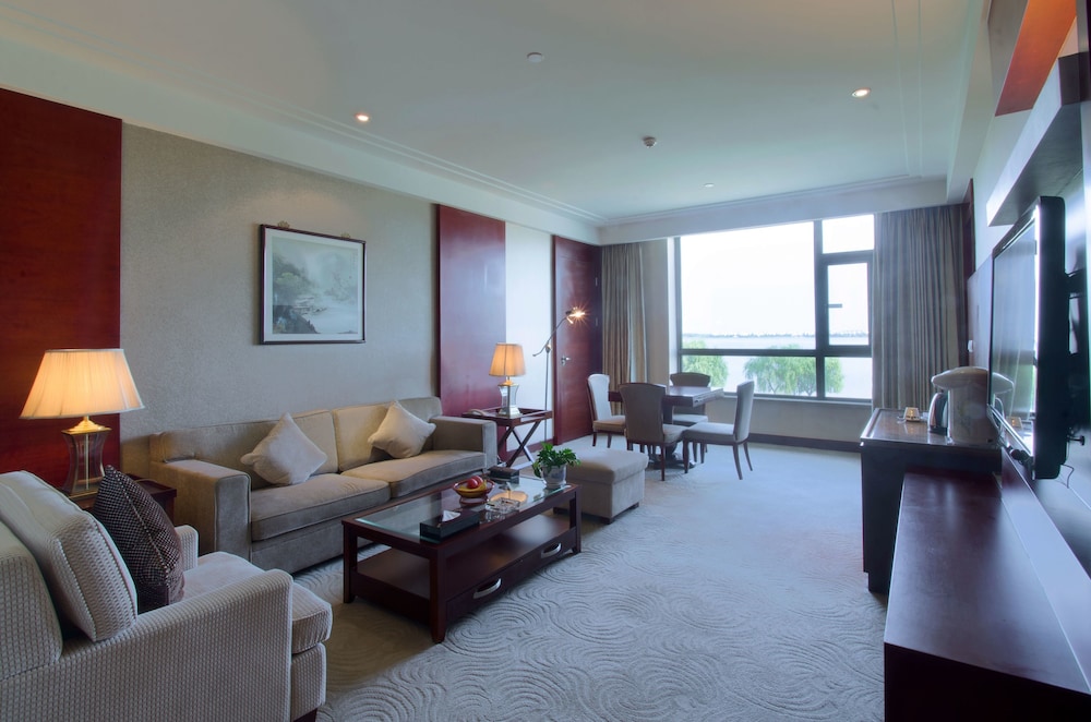 Tongli Lakeview Hotel 54/76