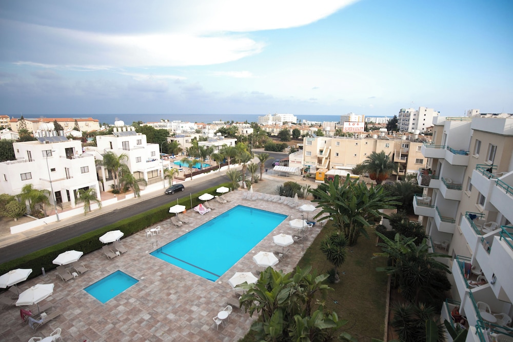 DebbieXenia Hotel Apartments 34/45
