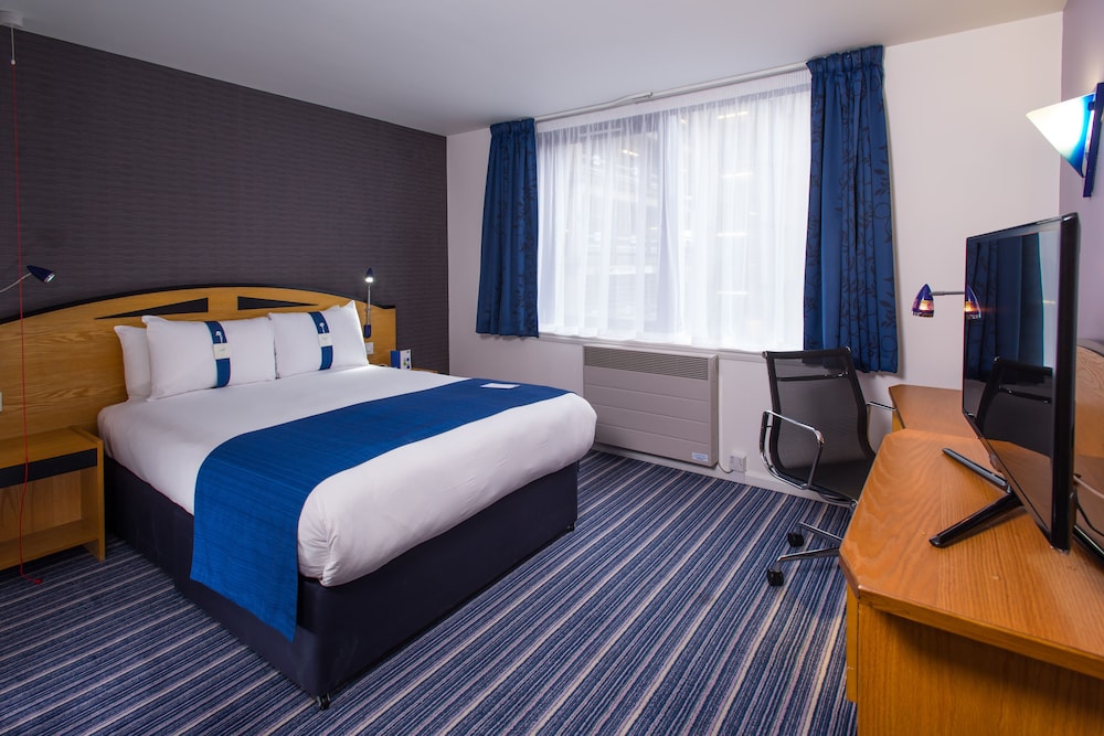 Holiday Inn Express Bristol City Centre 13/47