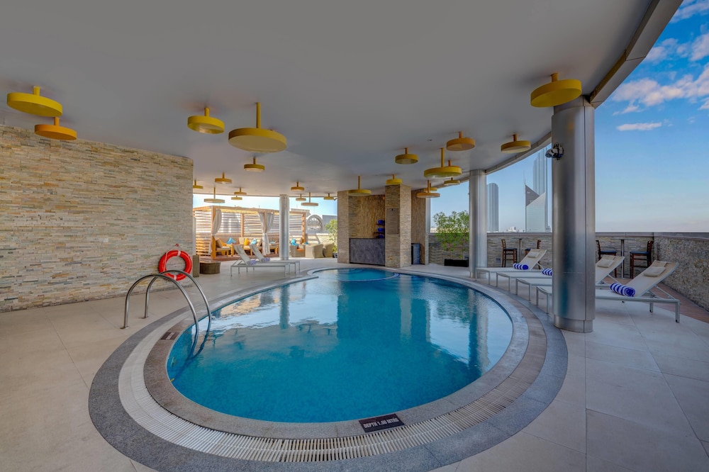 swimming pool spa