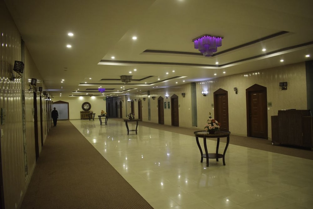 Grand Millennium Hotel Lahore (Local) 29/41