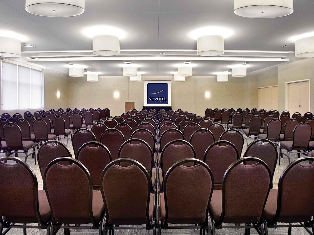 NOVOTEL MONTREAL AIRPORT 41/50