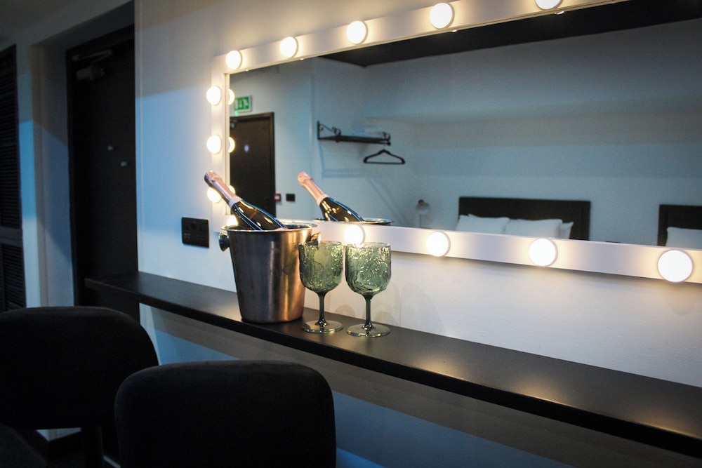 Signature Living Apart Hotel 4/57