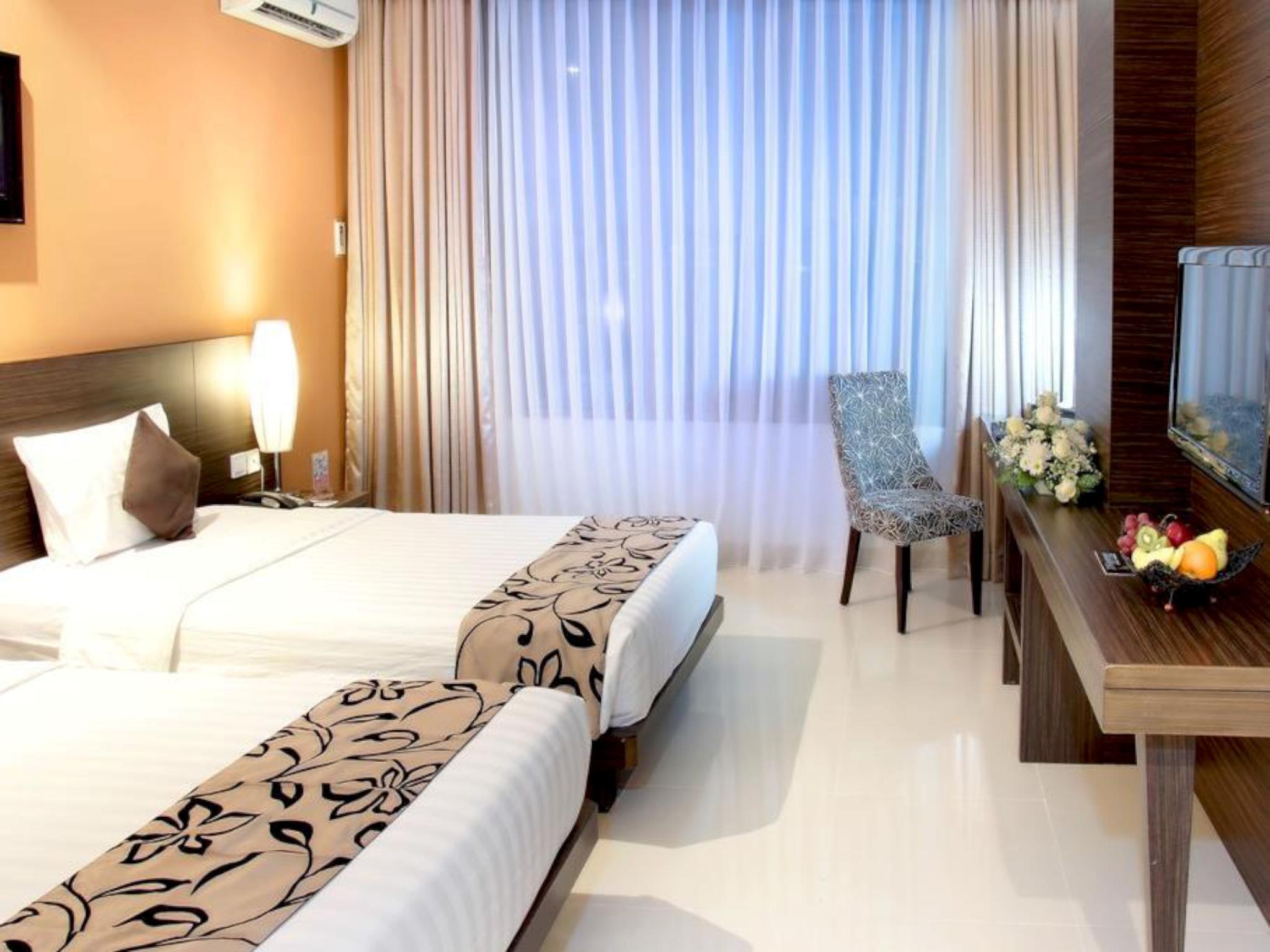 Grand Pacific Hotel 14/28