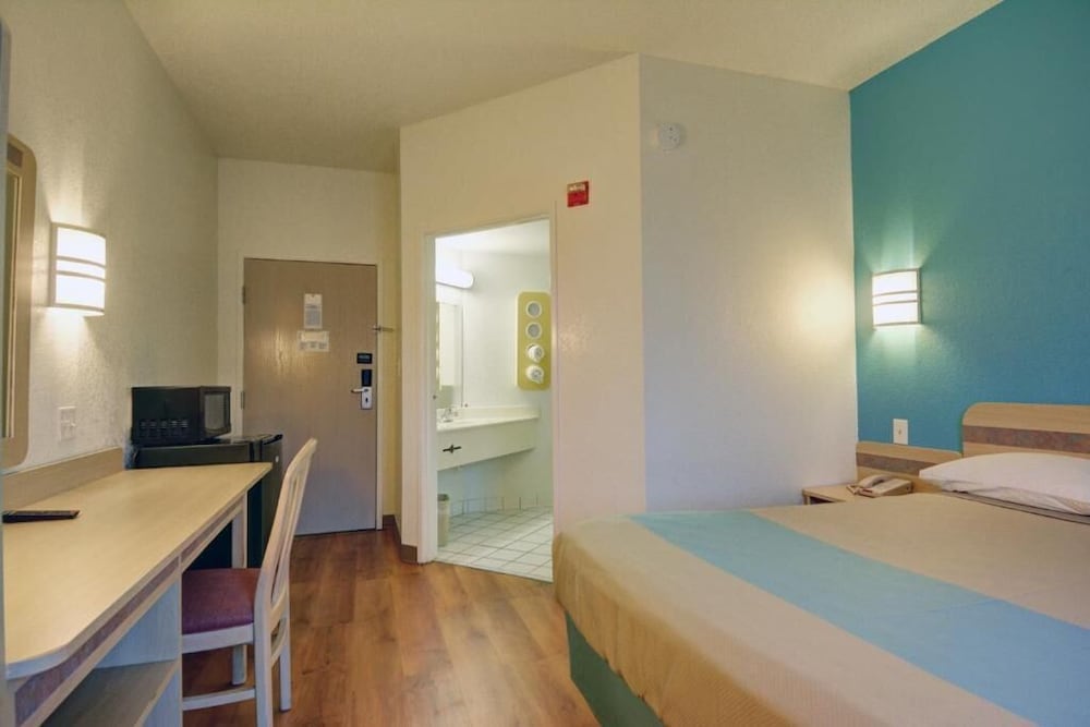 Motel6 Denison, TX 39/56