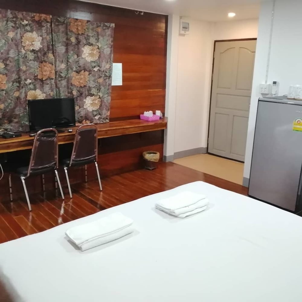 Jansom Beach Resort 48/67