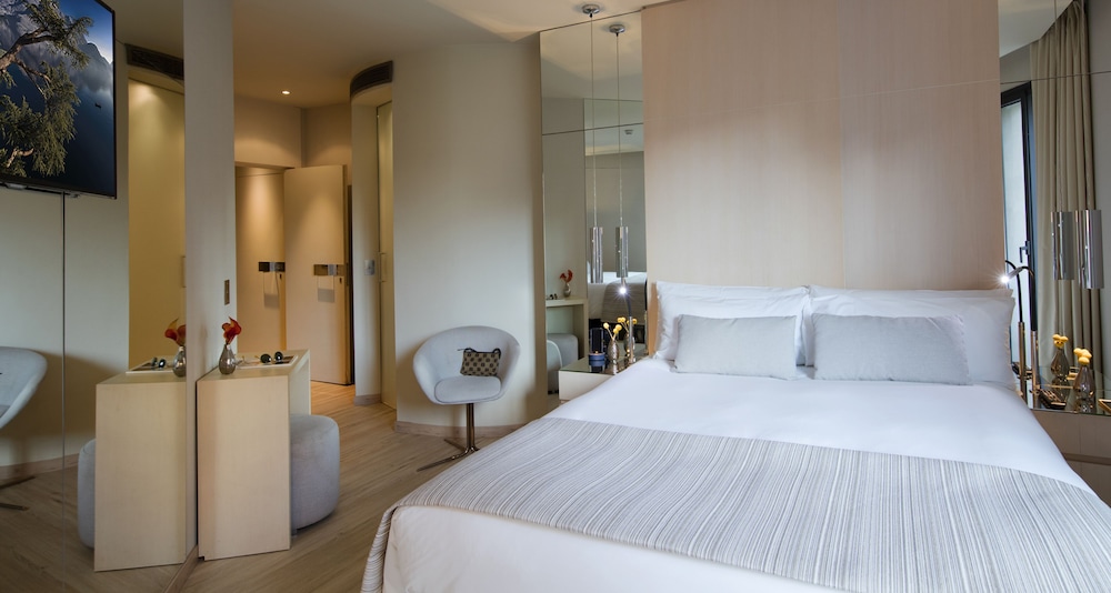 Cram Hotel 28/72