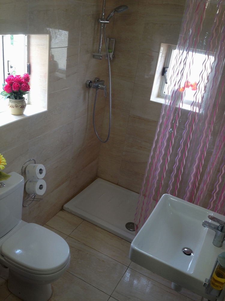 Lee's House Bed & Breakfast Sliema 48/50