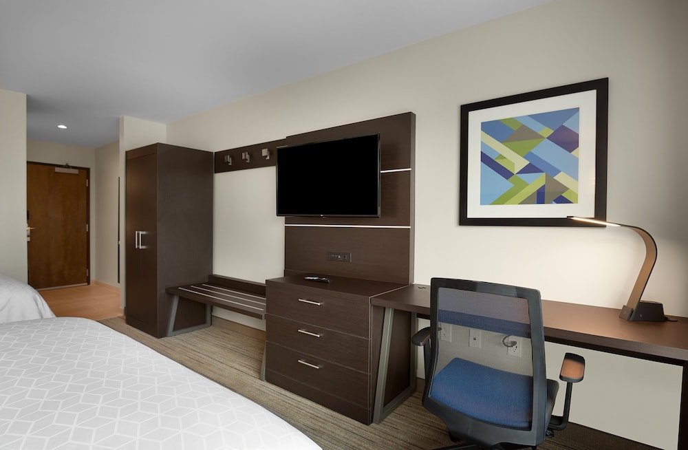 Holiday Inn Express Lake Park 19/41