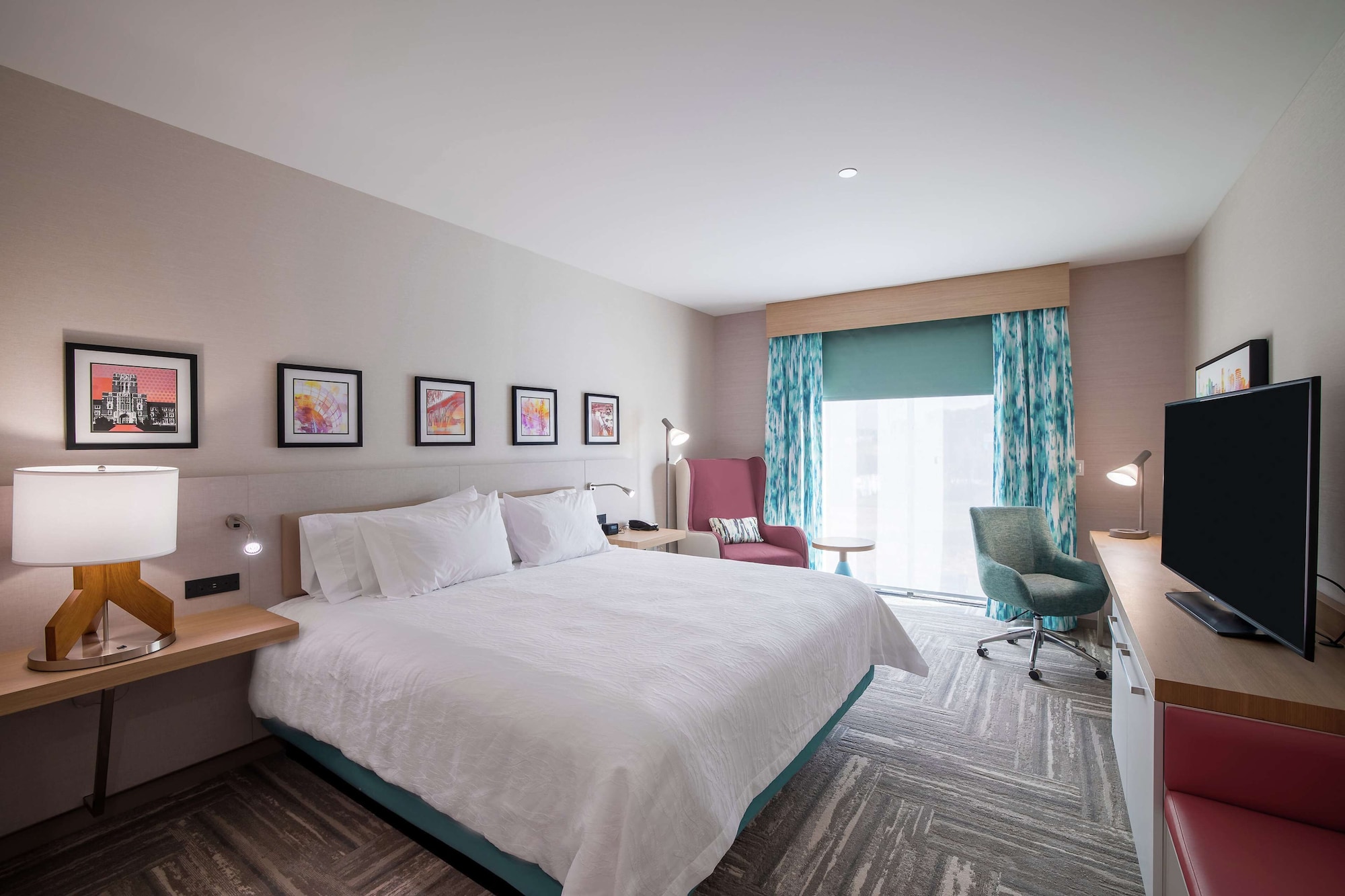 ROOM, KING BED