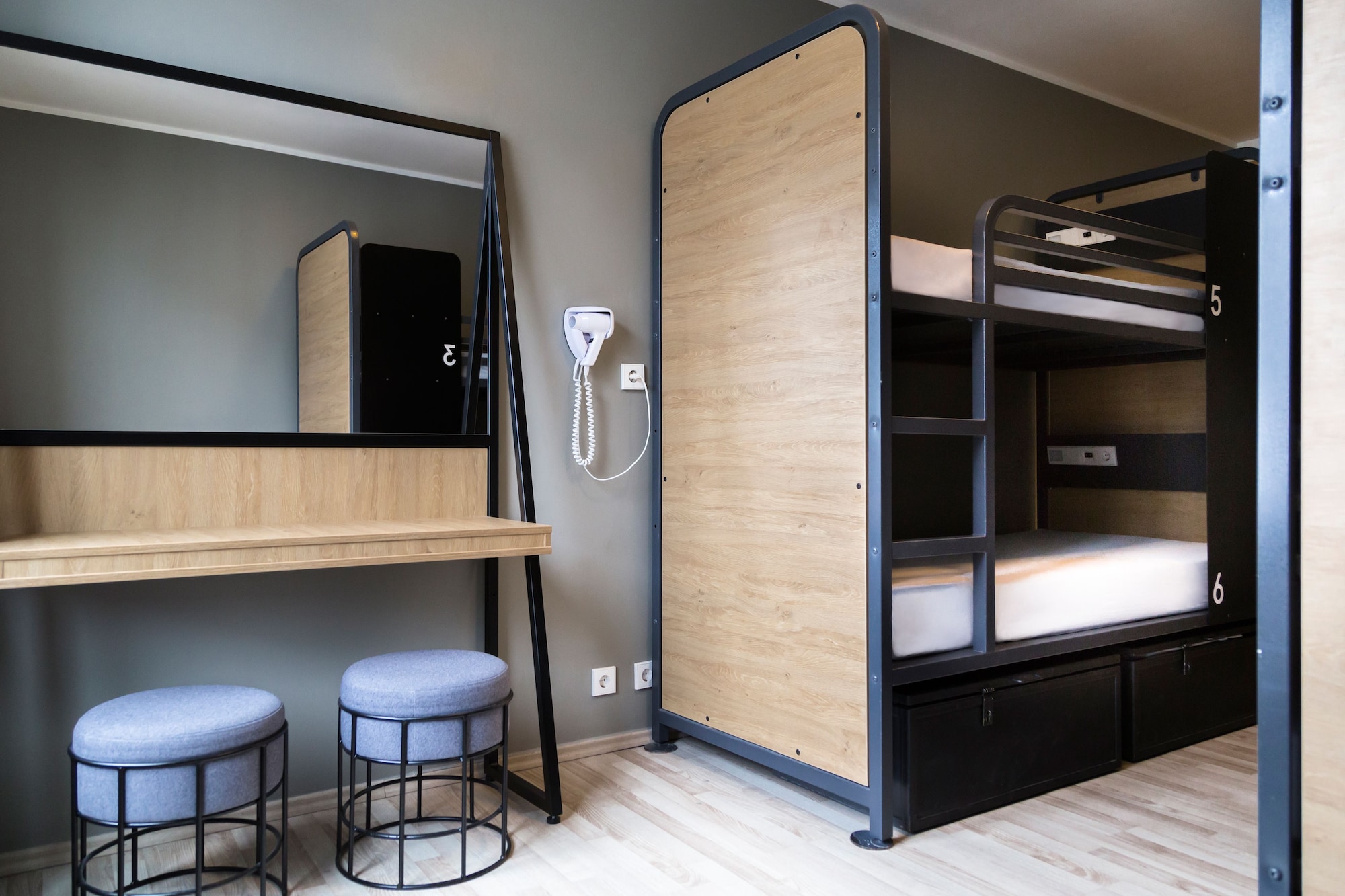 Female Dorm, Female Only, 6 Beds