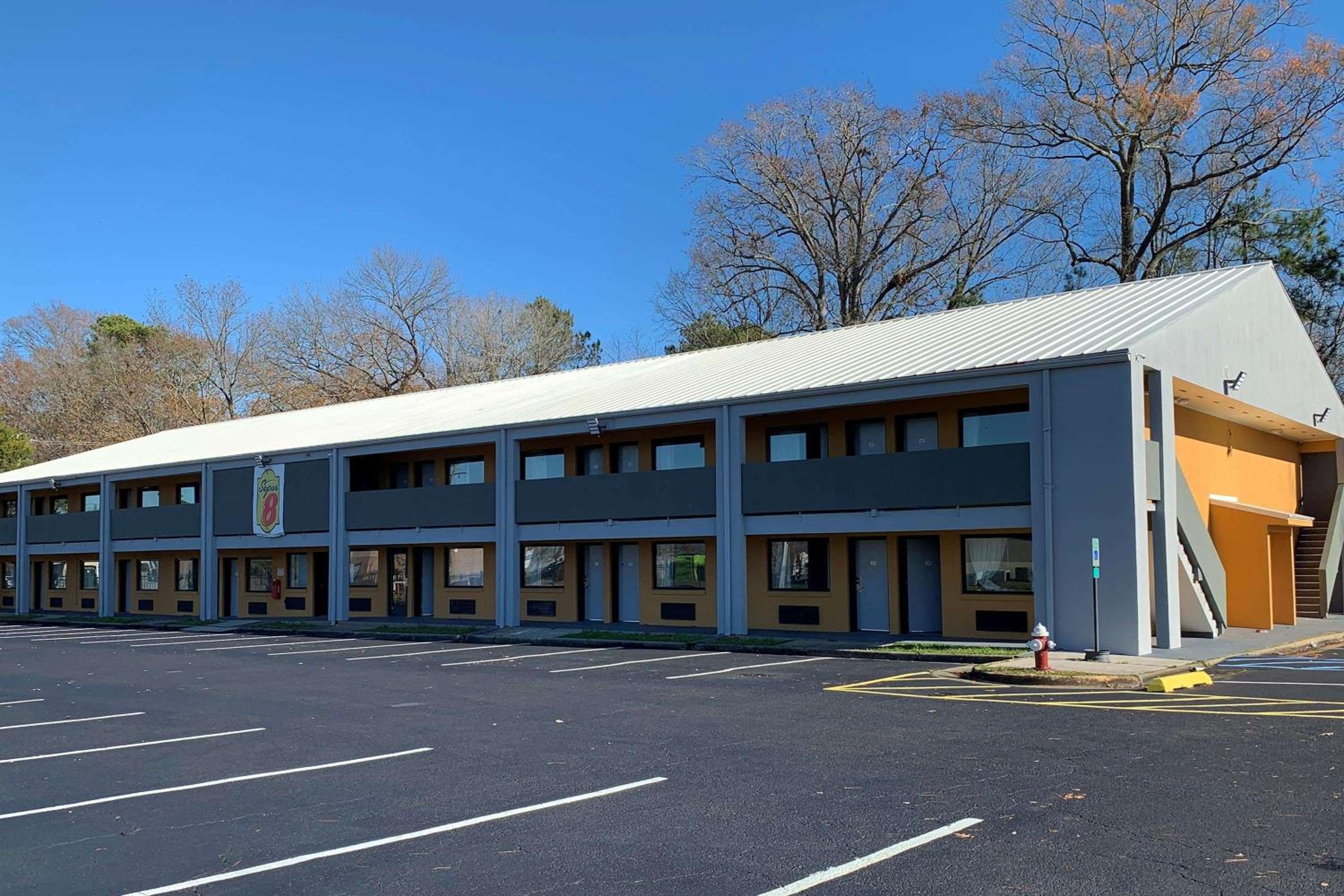Super 8 by Wyndham Newport News 2/19