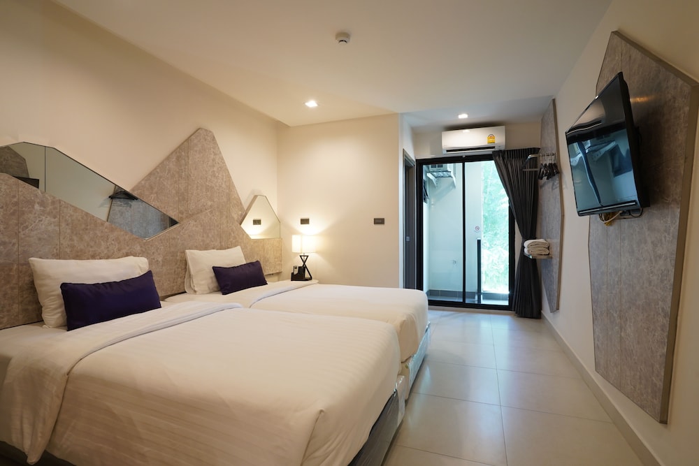 Spittze Hotel Pratunam 18/50