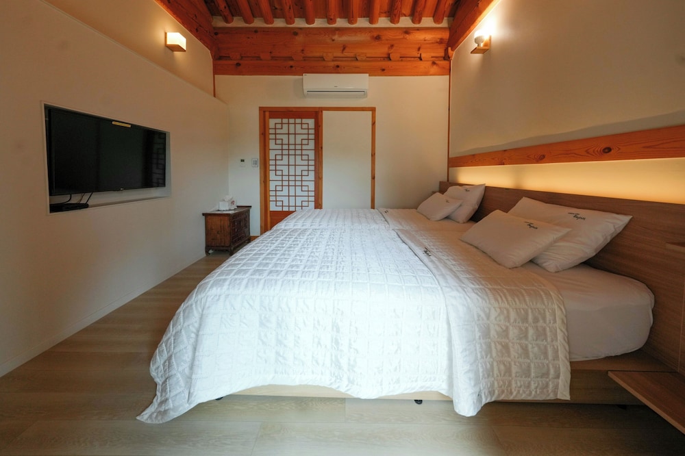 Wiyeonjae Hanok Stay 19/49
