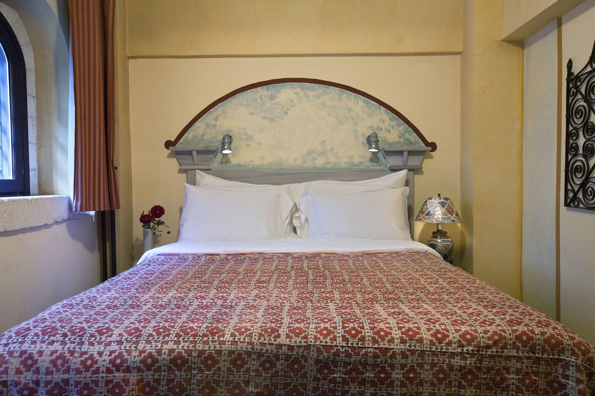 Hotel Empress Zoe 16/100