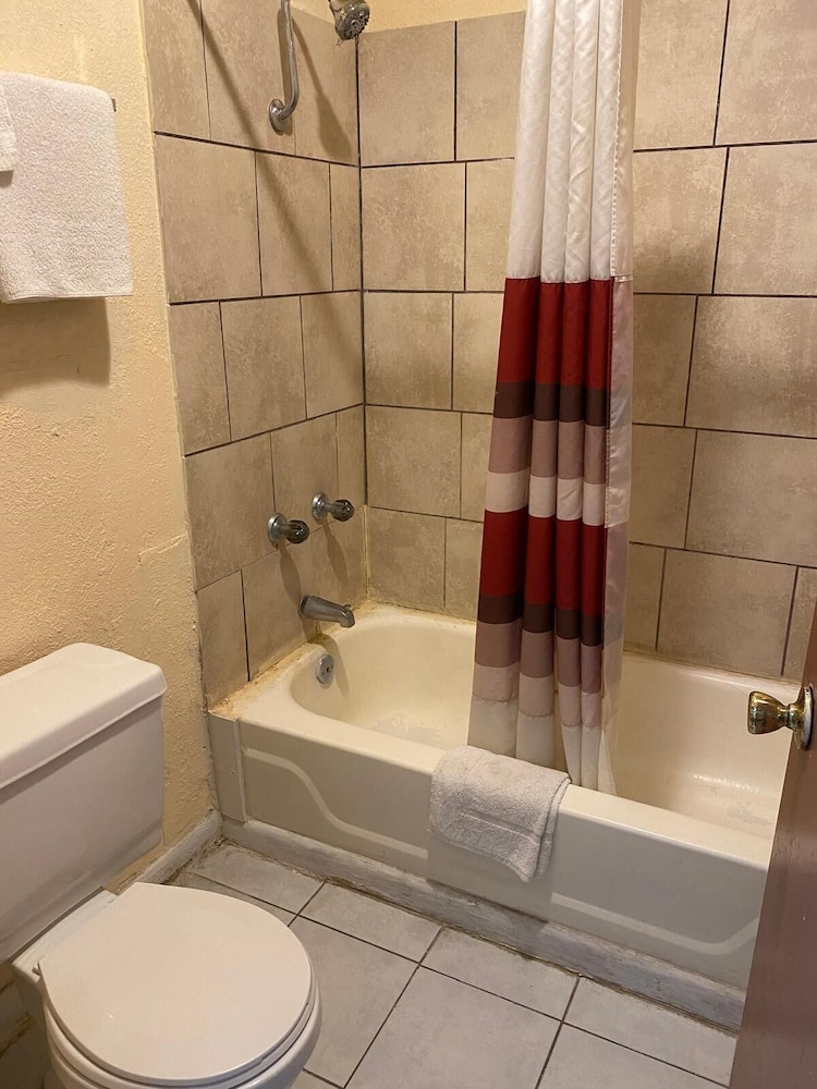 2 Full Beds Non-Smoking، Budget Inn Jennings LA I-10 8/10