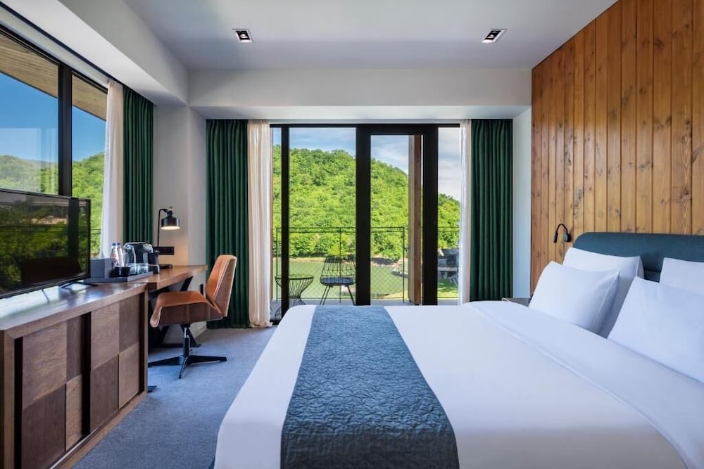Kvareli Lake Resort 10/50