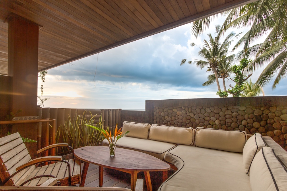 Bombora Medewi Wavelodge 49/66