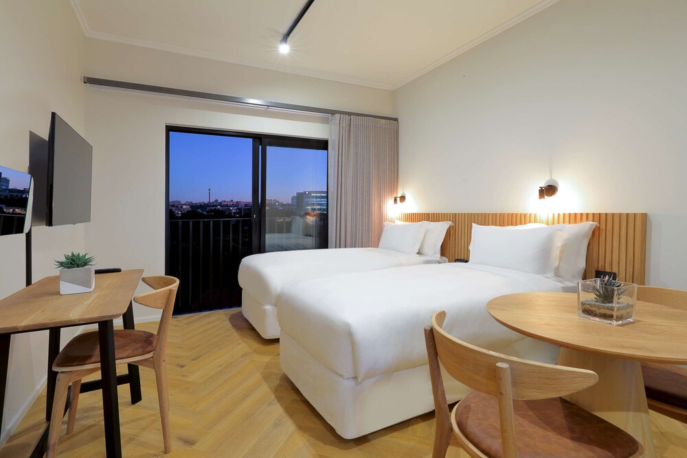 Hyatt House Johannesburg Rosebank 16/65