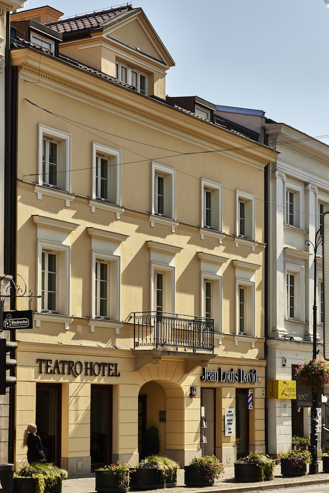 Teatro Hotel 4/50