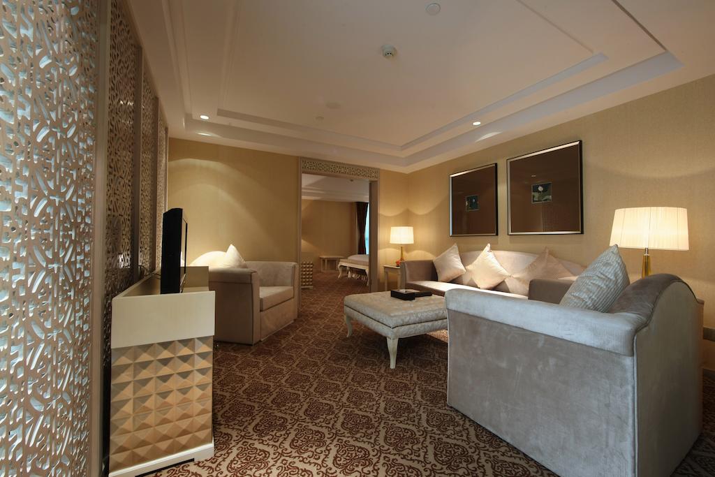 Yihe Grand Hotel 16/38