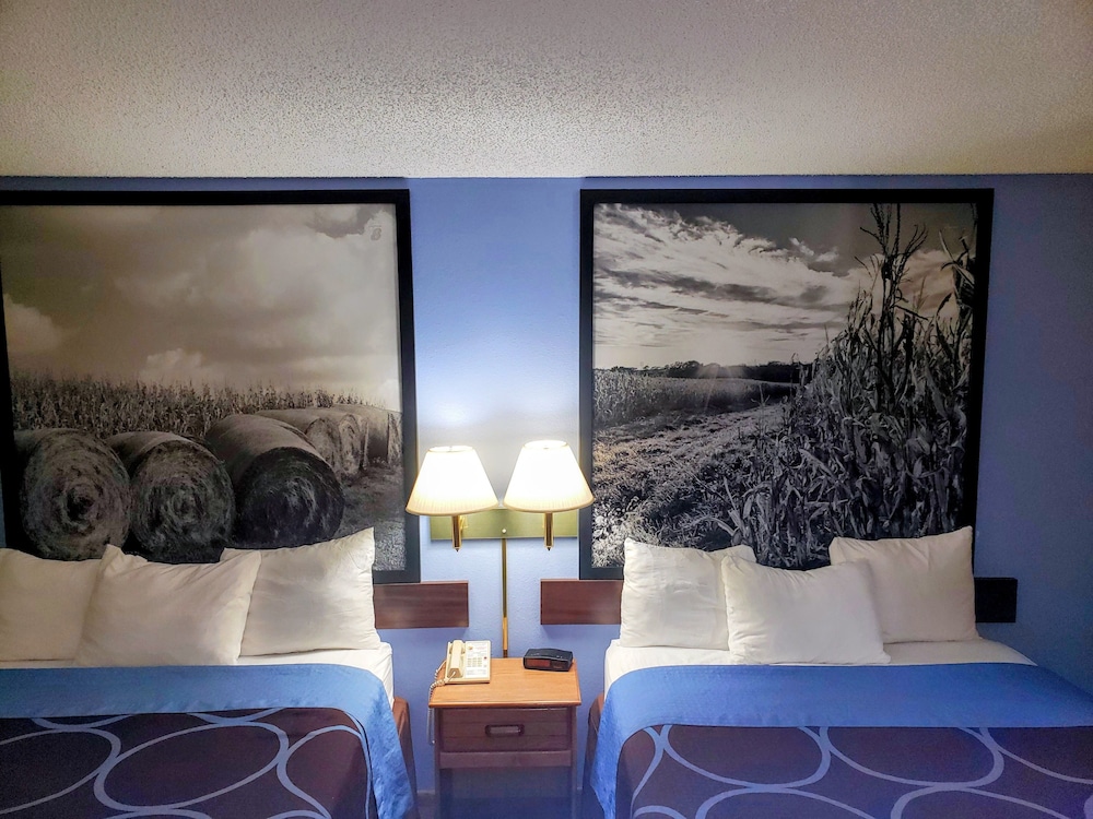 Super 8 by Wyndham Chariton 9/30