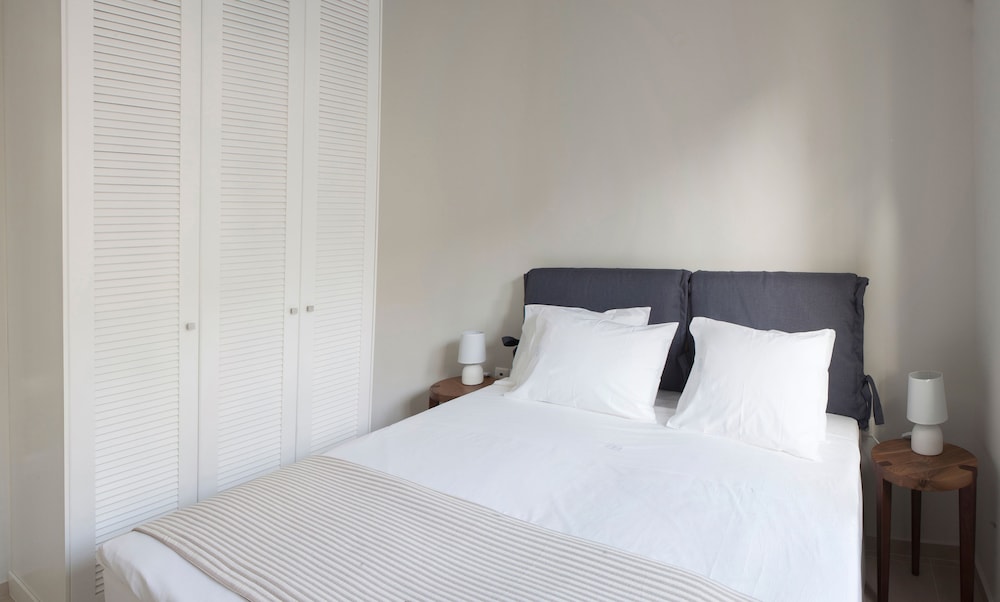2 BEDROOMS, APARTMENT, GARDEN VIEW