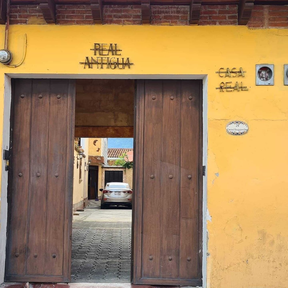 Hotel Real Antigua 2/50